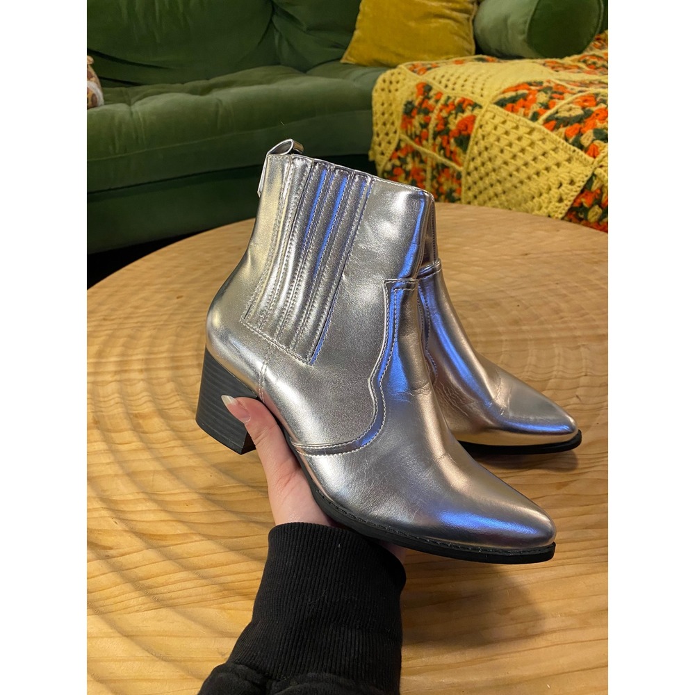 Metallic Silver‎ Western Ankle Boots Size 7